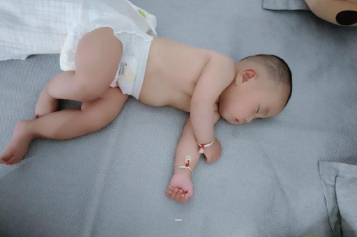 孟津宝宝老打喷嚏怎么办